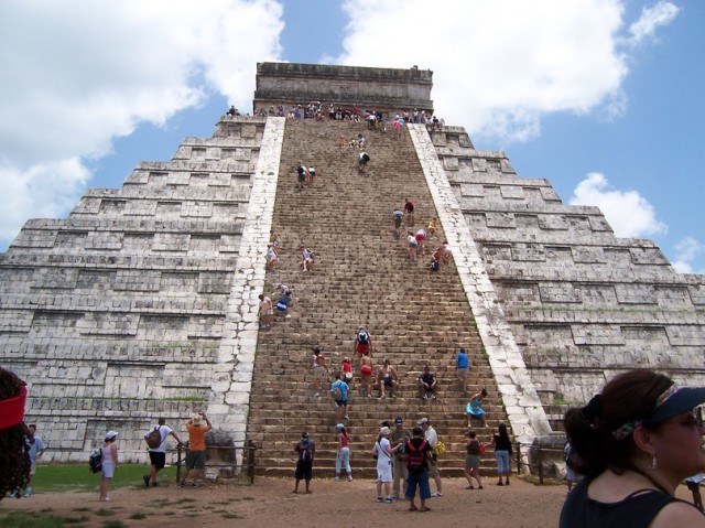 Тайны пирамид майя