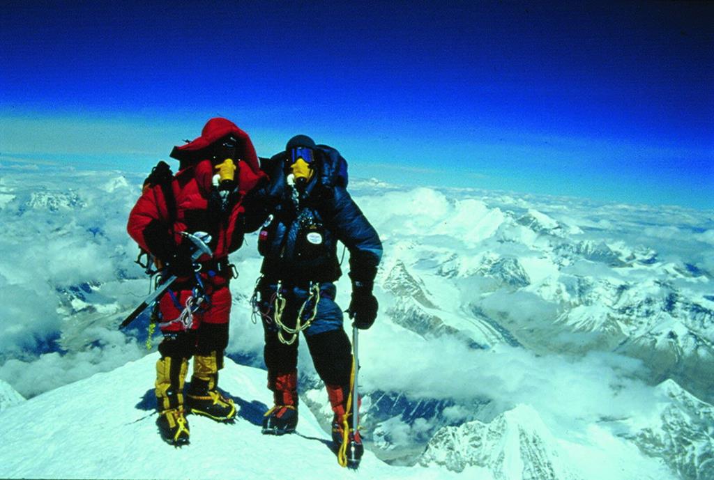 На вершине Эвереста (любительская фотография)