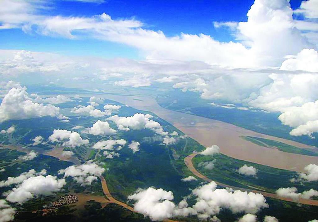 Амазонка в среднем течении (вид с самолета)