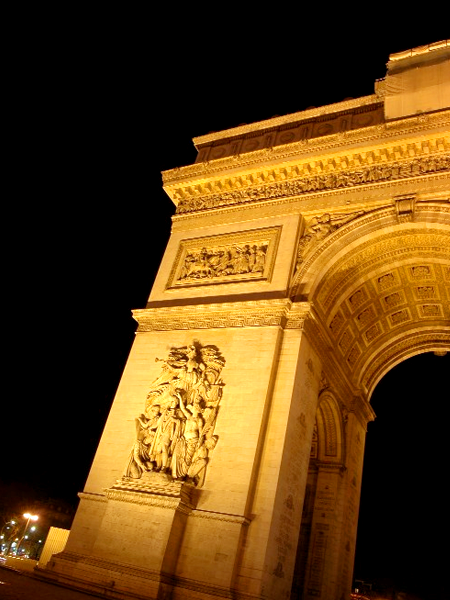 Триумфальная арка в Париже 