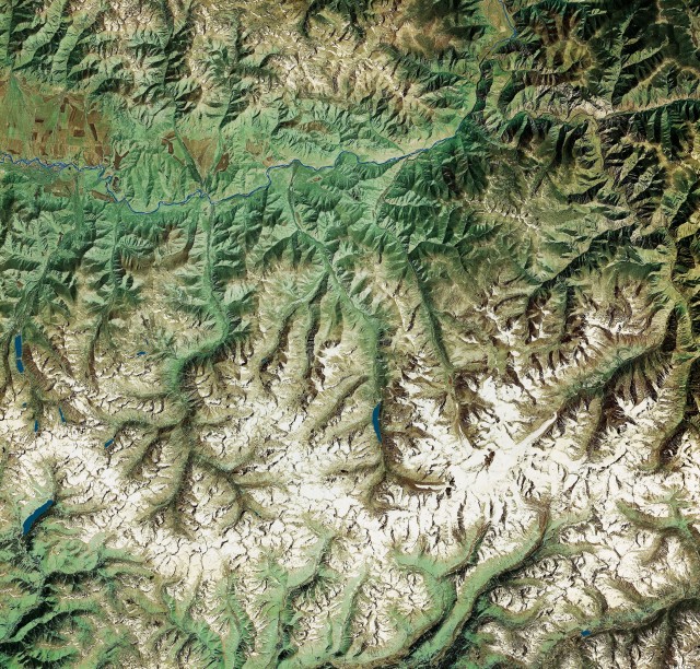 Фото из космоса Алтай. Катунский хребет. 