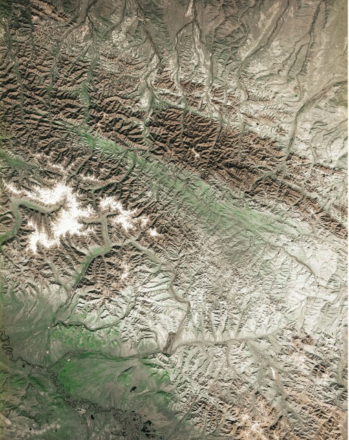 Фото из космоса Момский хребет