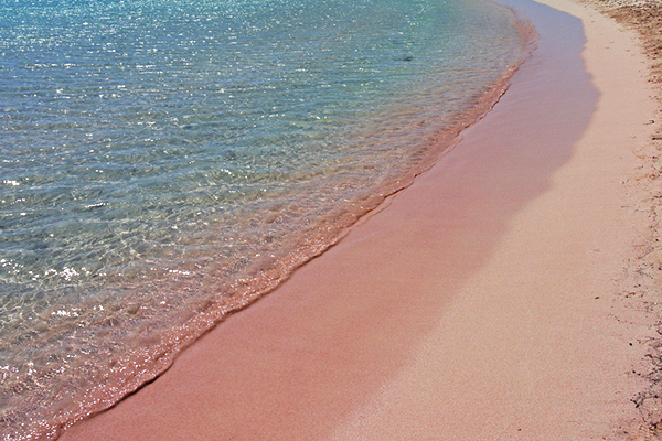 Розовые пески пляжа Элафониси