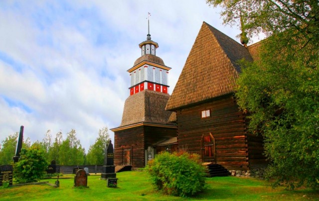 Старая церковь в деревне Петяявеси (Финляндия)