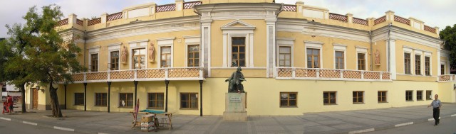 Здание Художественной галереи Айвазовского