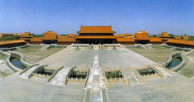 Гробницы императоров династий Мин и Цин в Пекине
