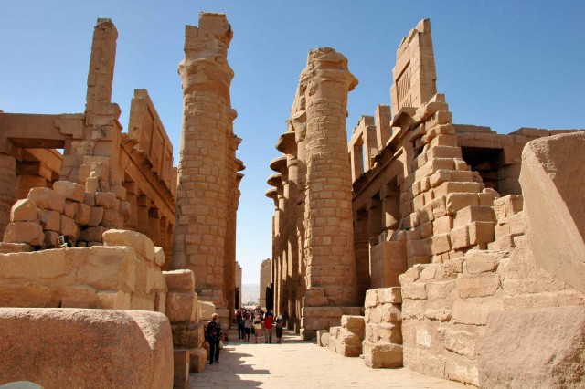 Луксорский храм в древних Фивах