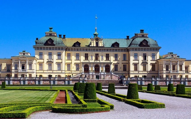 Королевская резиденция Дротнингхольм (Швеция)