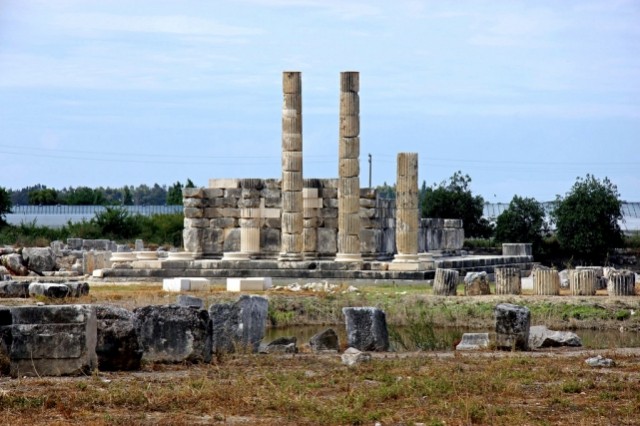 Древний город Ксанф с храмом Летоон