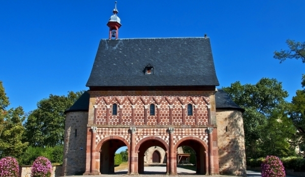  монастырь в городе Лорш