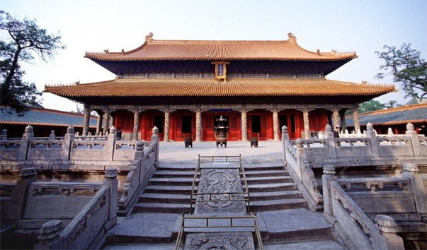 Храм и гробница Конфуция в городе Цюйфу 