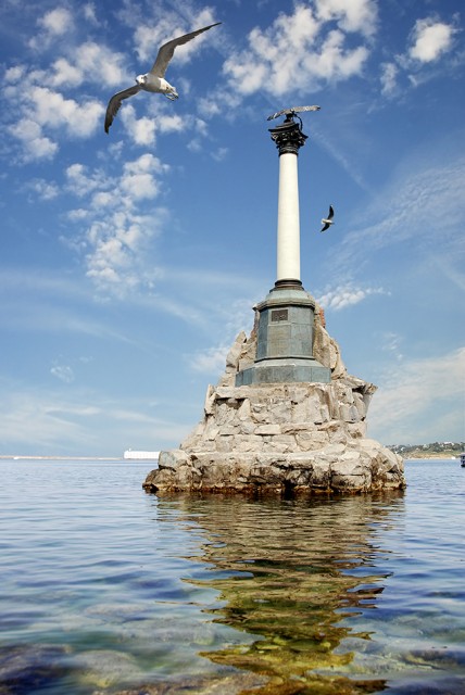 памятник Затопленным кораблям