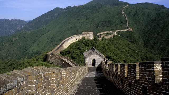 Когда началось строительство Великой Китайской стены?